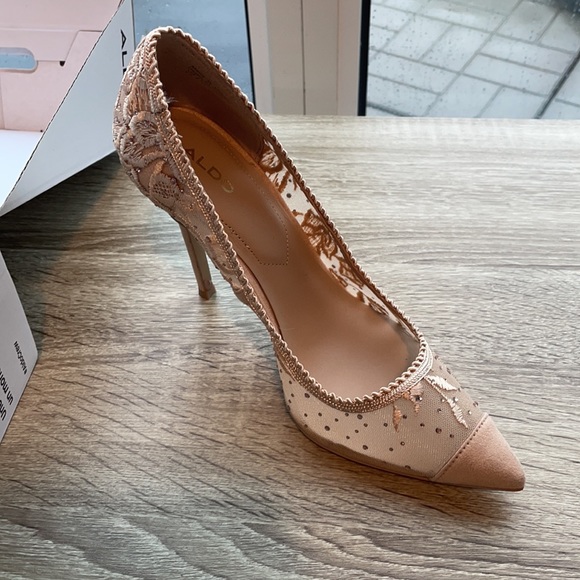 Nude Heels - Picture 2 of 5